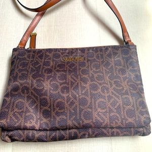 Crossbody bag